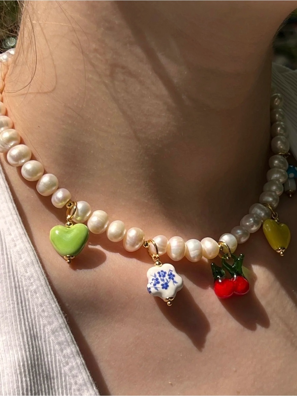 Choker with natural pearls and handmade beads